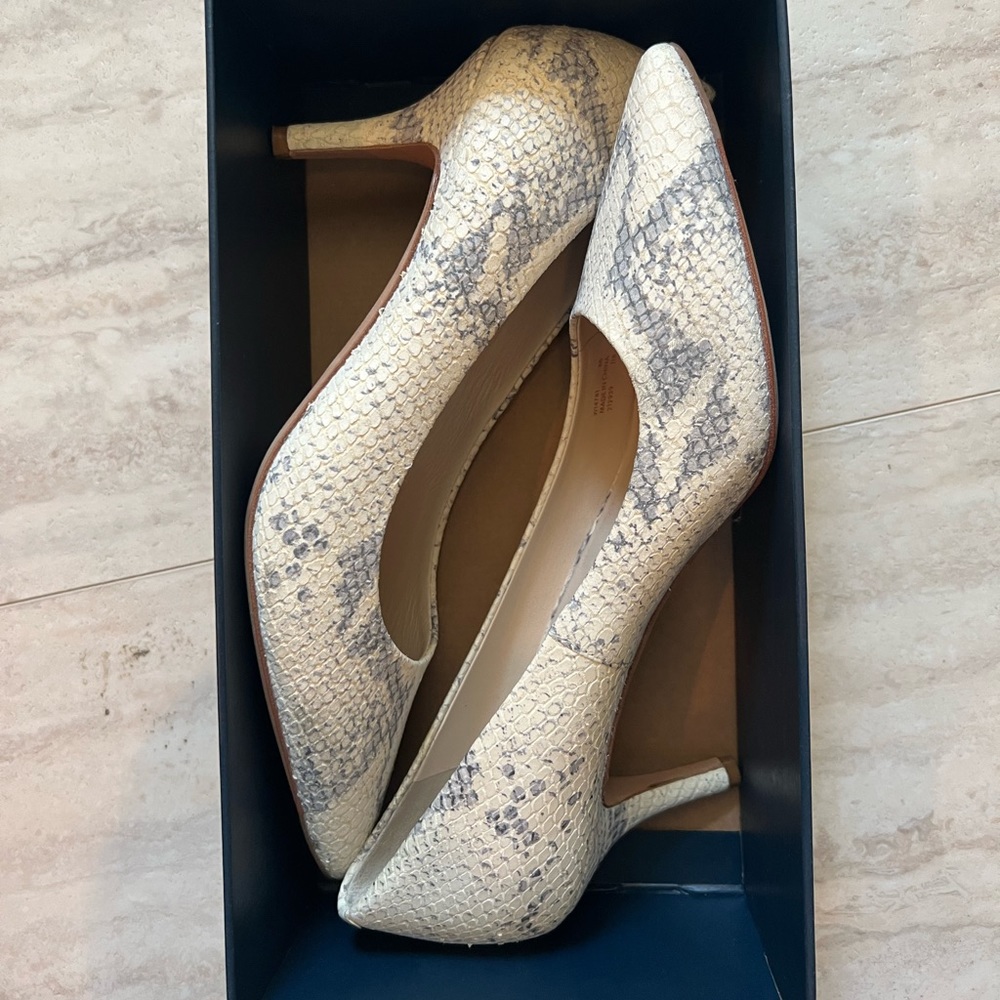 Cole haan low heel. Size 8.